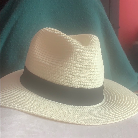 Accessories - Straw hat